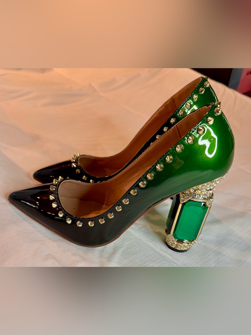 FJ5 WICKED OZ Elphaba Green Leather Pumps Heels Emerald City Jewel Studded Sz 7